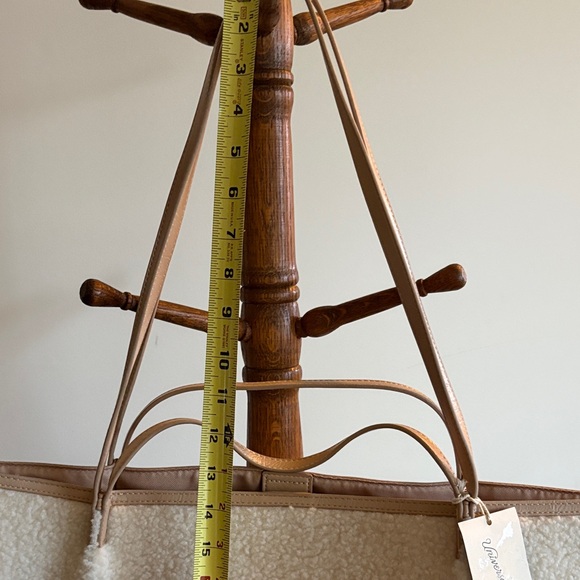 Universal Thread Faux Fur/Sherpa Cream Weekender Bag NWT - Picture 10 of 16